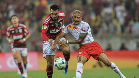 Arrascaeta resolve, Flamengo vence Bragantino e agita reta final