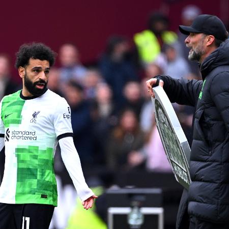 Mohamed Salah e Klopp discutem durante jogo entre Liverpool e West Ham - Justin Setterfield/Getty Images