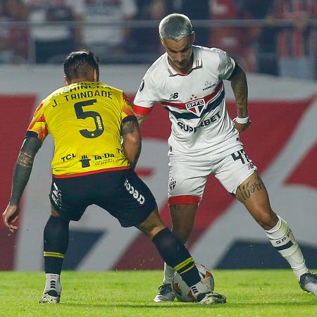 Ferreirinha foi um dos mais perigosos por parte do Tricolor, que não conseguiu marcar