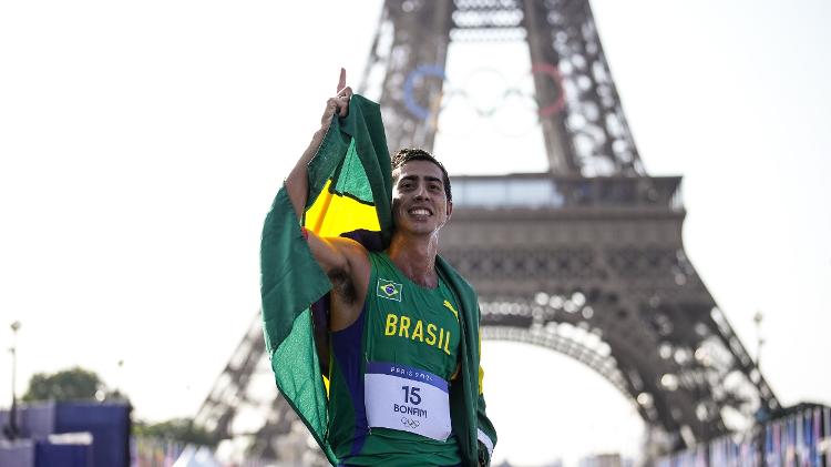 Caio Bonfim conquistou a medalha de prata na marcha atlética nas Olimpíadas