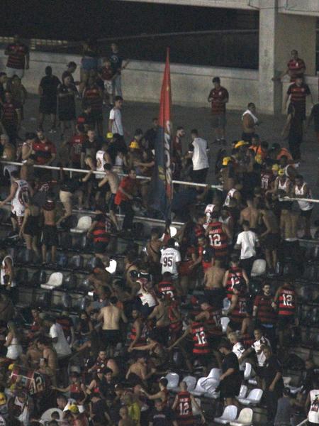 Torcedores do Flamengo brigaram após derrota para o Botafogo