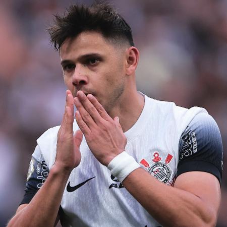 Romero é o vice-artilheiro do Corinthians na temporada com 16 gols