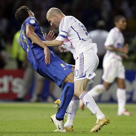 Zidane foi expulso após desferir uma cabeçada em Materazzi na final da Copa 2006 - Peter Schols/Reuters