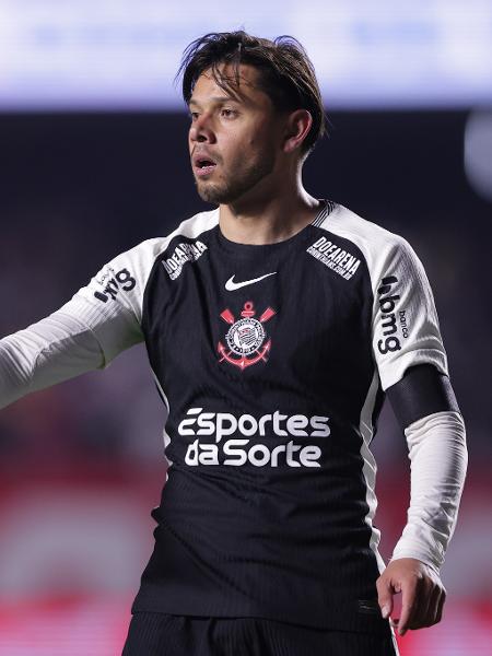 Romero, do Corinthians, durante jogo contra o São Paulo, pelo Brasileirão Romero, do Corinthians, durante jogo contra o São Paulo, pelo Brasileirão