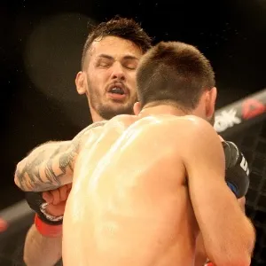Companheiros na última edição do TUF Brasil, os peso-galos Bruno 'Korea' e Matheus Nicolau abriram o UFC Fight Night São Paulo - Belfort x Henderson - Reinaldo Canato/UOL