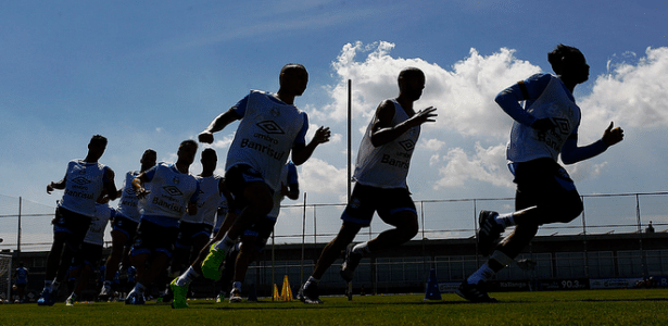 Jogadores do Grêmio treinam sob forte sol em pré-temporada do clube  - Lucas Uebel/Grêmio