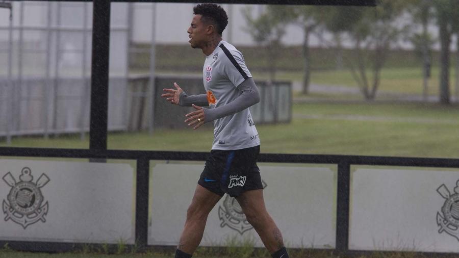 Gustagol em ação durante treino do Corinthians no CT Joaquim Grava - Daniel Augusto Jr/Ag. Corinthians