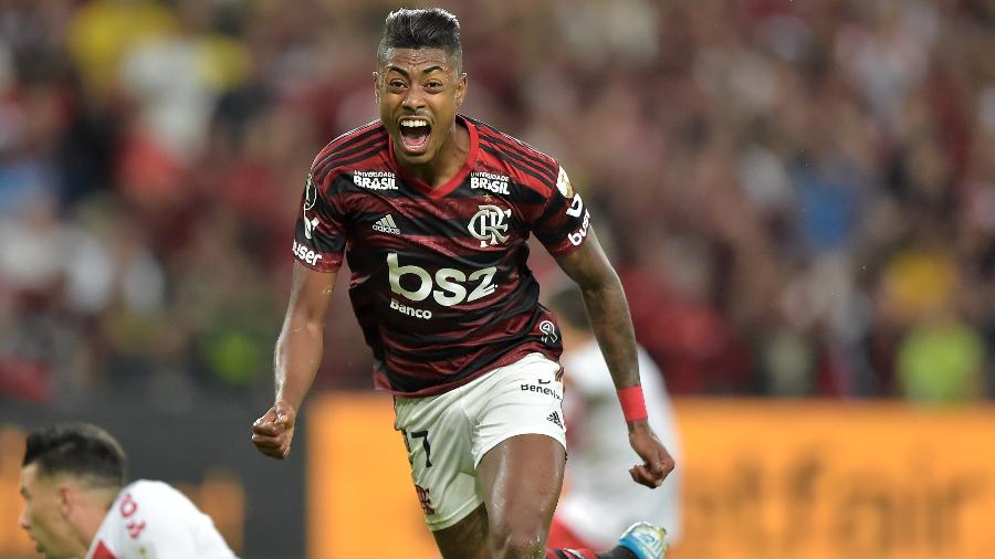 Bruno Henrique comemora gol do Flamengo contra o Internacional - Thiago Ribeiro/AGIF