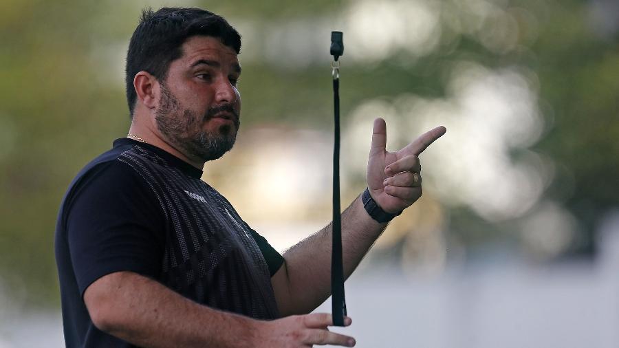 Eduardo Barroca faz sinalização ao elenco do Botafogo; Treinador está de volta - Vítor Silva/Botafogo