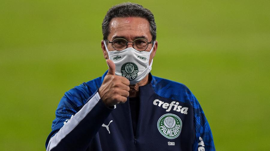 Vanderlei Luxemburgo técnico do Palmeiras durante partida contra o Fluminense - Thiago Riberio/AGIF