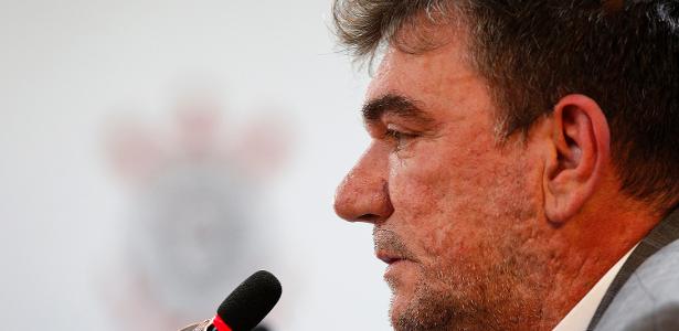Grupo de conselheiros pede expulsão de Andrés Sanchez do Corinthians