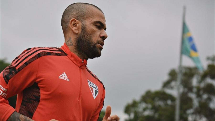 Daniel Alves, jogador do São Paulo, trata lesão no CT da Barra Funda - Divulgação/SPFC