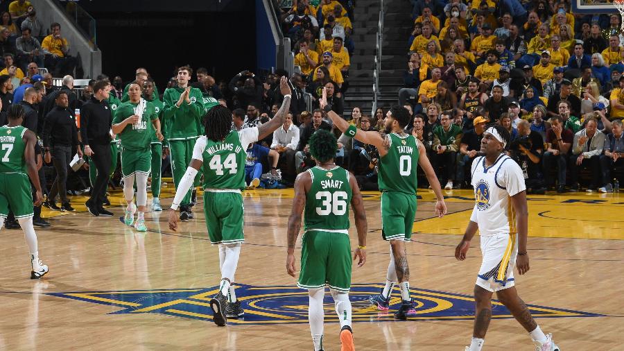 Os jogadores do Boston Celtics comemoram a vitória no Jogo 1 das Finais da NBA - NBA/Twitter