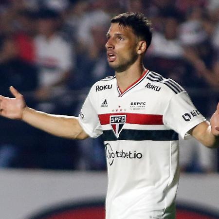 Calleri, do São Paulo, não fez bom jogo contra Del Valle e acabou expulso - Miguel Schincariol / AFP