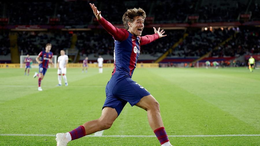 Guiu, do Barcelona, comemora gol marcado contra o Athletic Bilbao pelo Campeonato Espanhol - David S.Bustamante/Soccrates/Getty Images
