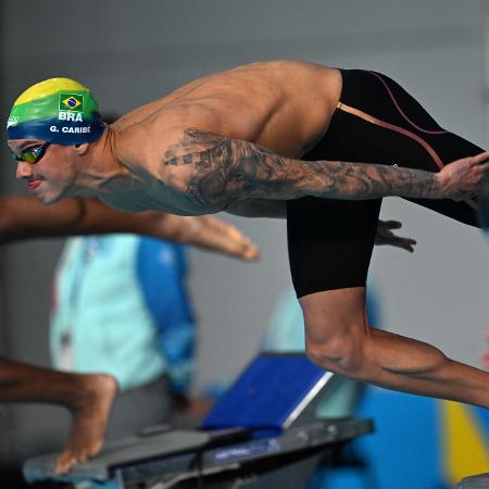 Guilherme Caribé em bateria da eliminatória de natação 50m livre no Pan 2023
