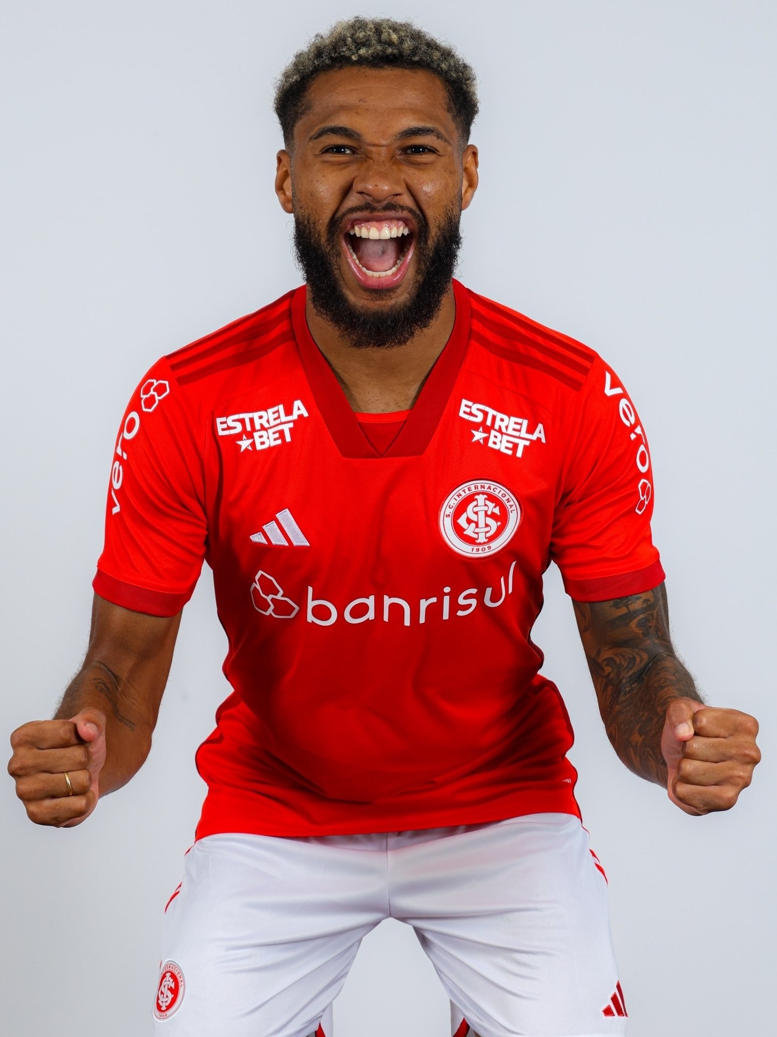 Internacional anuncia atacante Wesley, ex-Palmeiras e Cruzeiro