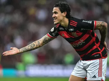Flamengo não espera Dérbi para liderar; Ceni mantém seca contra o São Paulo