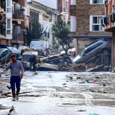 Tempestade Dana causa mortes e adia jogos na Espanha - Jose Jordan / AFP