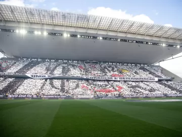 Corinthians: Vaquinha da Arena vira palco para promoção pessoal e de marcas