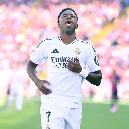 Vinícius Junior sofreu um entorse no tornozelo no clássico contra o Barcelona Vinícius Junior sofreu um entorse no tornozelo no clássico contra o Barcelona
