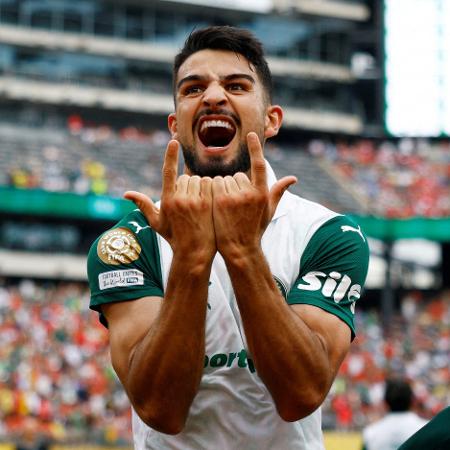Flaco López, do Palmeiras, comemora seu gol sobre o Al Ahly, no Mundial Flaco López, do Palmeiras, comemora seu gol sobre o Al Ahly, no Mundial