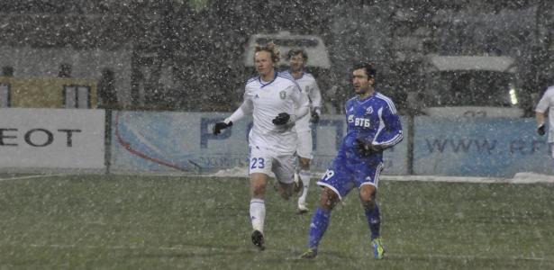 Tem futebol na Sibéria? Times encaram viagens de 4.000 km e frio de -60ºC