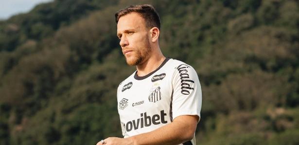Santos pensa em mais três reforços e pode ter Arthur como 10 no Beira-Rio