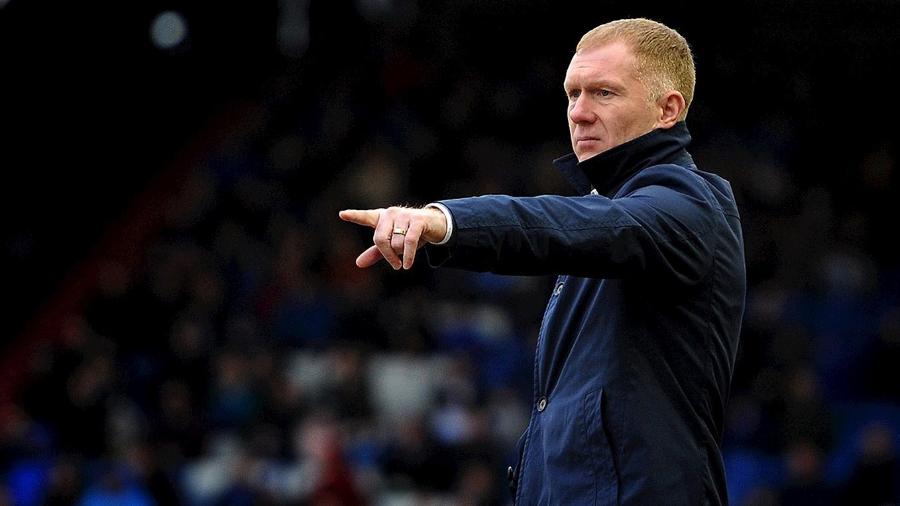 Paul Scholes fez críticas a Paul Pogba após derrota do Manchester United contra o Liverpool - Divulgação/Oldham Athletic