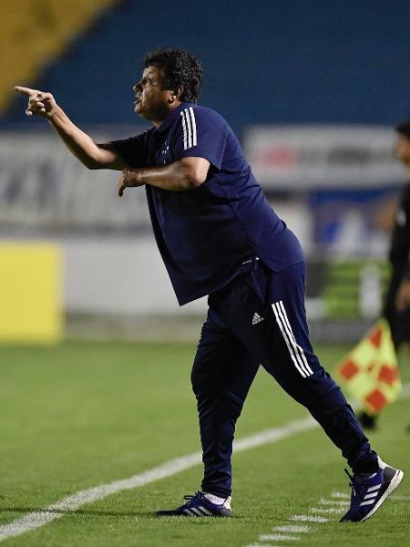 Adilson Batista, técnico do Cruzeiro - Douglas Magno/Light Press/Cruzeiro