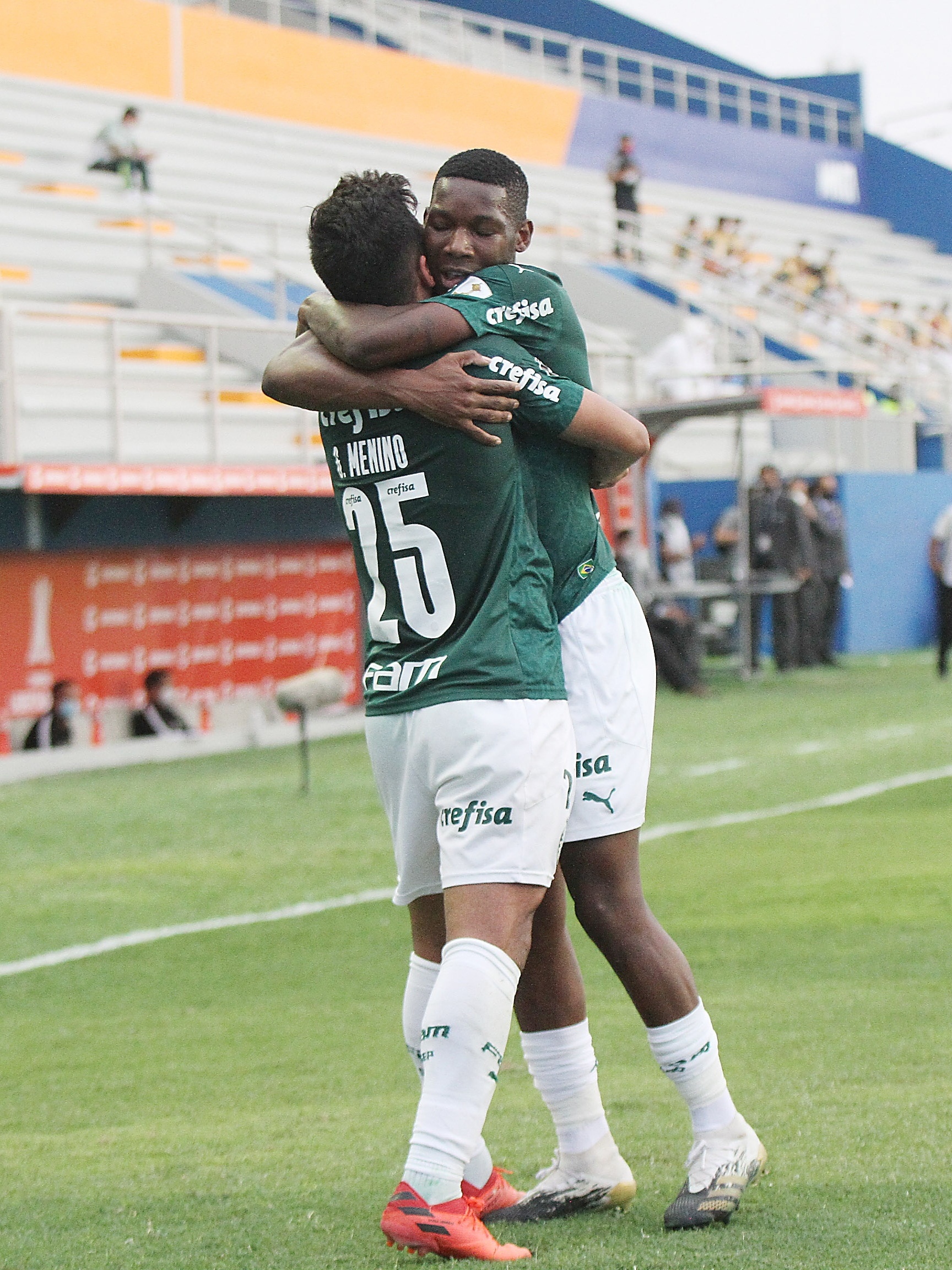 Crias da base ganham espaço com Abel Ferreira no Palmeiras