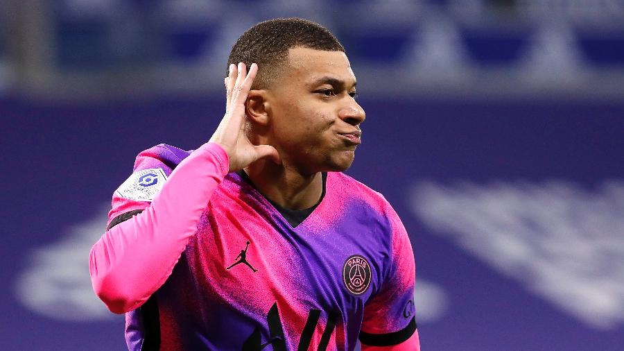 Mbappé faz grande temporada no PSG. Ele é favorito para levar a Bola de Ouro? - ERIC GAILLARD/REUTERS