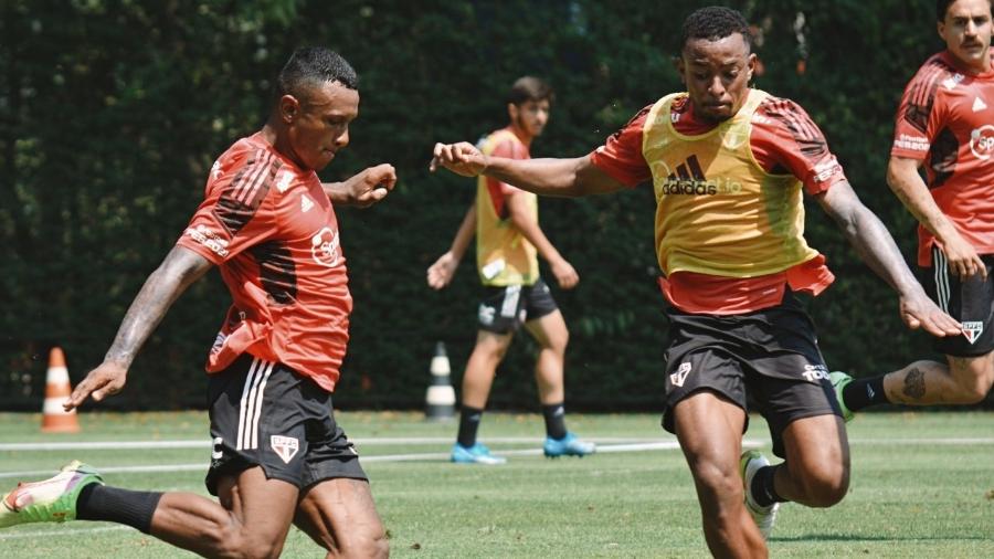 Marquinhos e Welington em treino do São Paulo, no CT da Barra Funda - Erico Leonan / saopaulofc