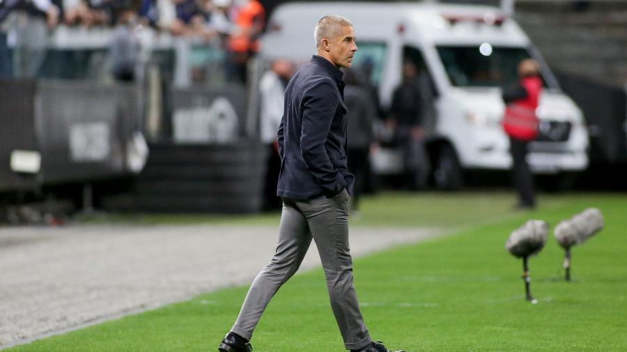 Sylvinho, técnico do Corinthians, durante duelo com o Bahia, na Neo Química Arena - Agência Corinthians