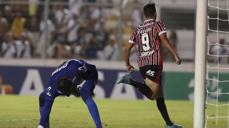 Jonathan Calleri comemora gol do São Paulo contra a Ponte Preta - RUBENS CHIRI/SÃO PAULO FC