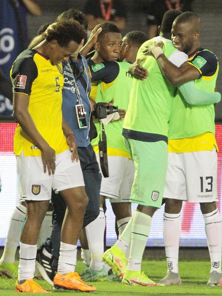 Jogadores do Equador comemoram após garantirem a vaga para a Copa do Mundo - Christian Alvarenga/Getty Images