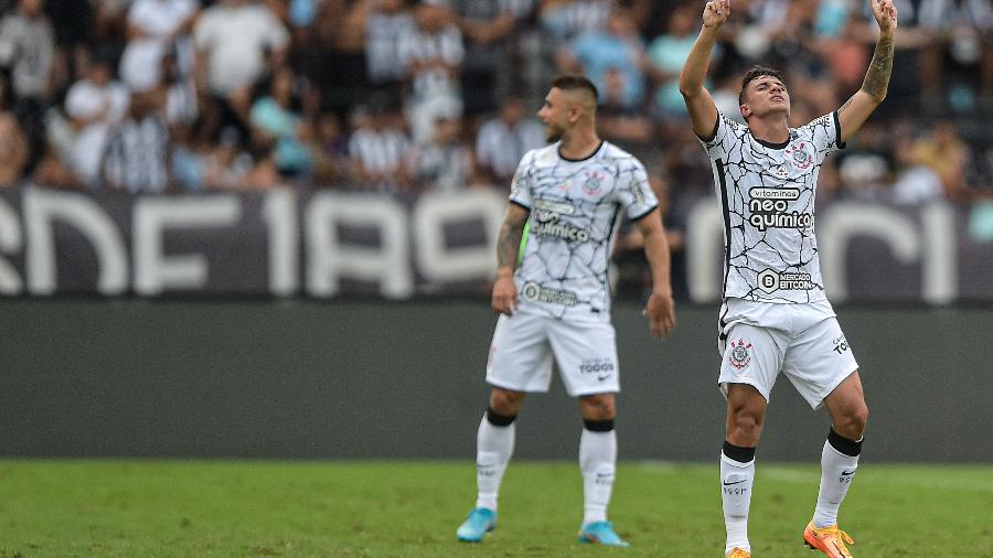 Gustavo Mantuan jogador do Corinthians comemora seu gol durante partida contra o Botafogo no Engenhao  - Thiago Ribeiro/AGIF