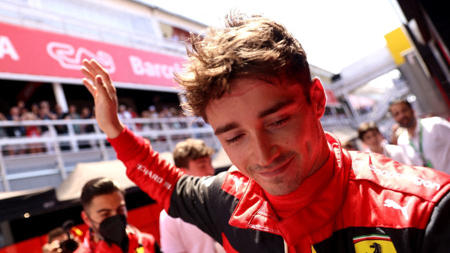 21.05.21 - Charles Leclerc, da Ferrari, após garantir a pole para o GP da Espanha - NACHO DOCE/REUTERS