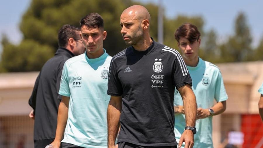 Mascherano é técnico da seleção sub-20 da Argentina desde fevereiro e vivencia o primeiro torneio no cargo - Reprodução