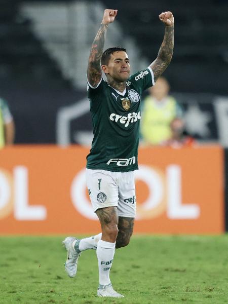 Dudu, do Palmeiras, comemora o terceiro gol do líder Palmeiras contra o Botafogo - REUTERS/Sergio Moraes