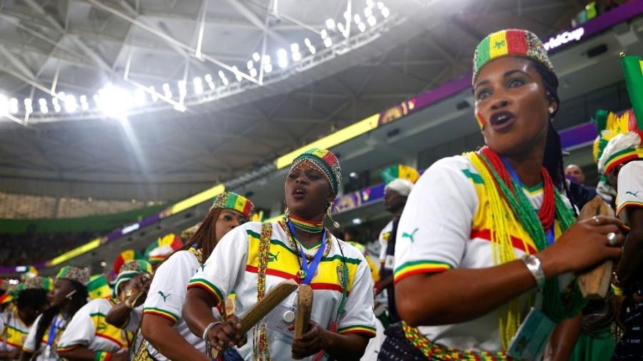 Torcedoras de Senegal fazem a festa antes da estreia na Copa do Mundo contra a Holanda - Sarah Stier - FIFA/FIFA via Getty Images