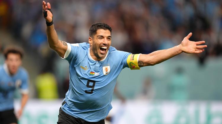 Luis Suarez comemora gol do Uruguai na partida contra Gana na Copa do Mundo