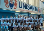 Com homenagem a Ana Marcela Cunha, Unisanta apresenta equipe de natação