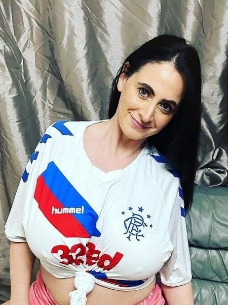 Cherry Bloom é torcedora do Rangers e recusou proposta para vestir camisa do Celtic - Reprodução/Instagram