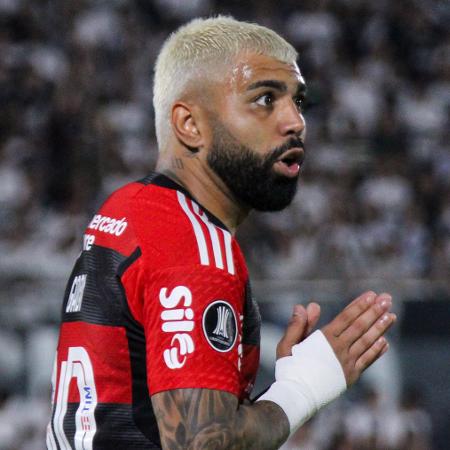 Atacante vive impasse em negociação por renovação com diretoria do Flamengo - Christian Alvarenga/Getty Images