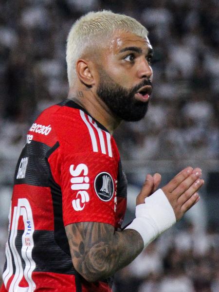 Gabigol se lamenta durante Olimpia x Flamengo, partida das oitavas de final da Libertadores