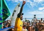 Torcida brasileira rouba cena em premiação do bi mundial de Toledo no surfe - Thiago Diz/World Surf League