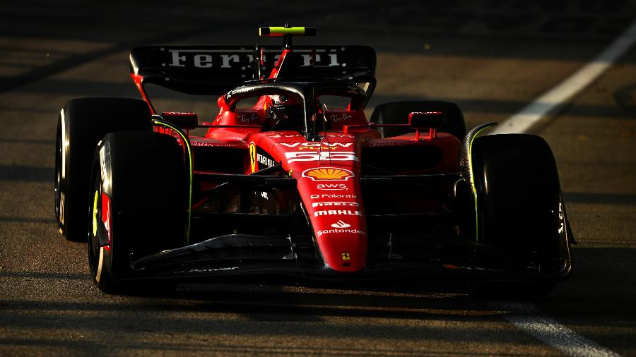 Carlos Sainz, da Ferrari, durante treino livre do GP de Singapura