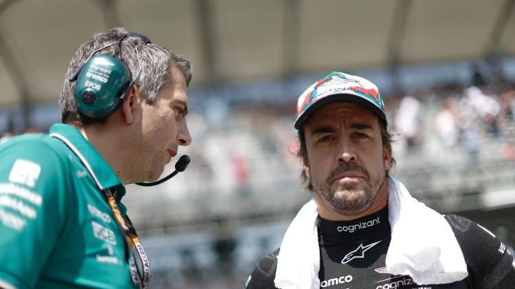 O espanhol Fernando Alonso, da Aston Martin, antes do GP do México, no domingo 