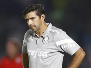 Abel Ferreira erra ao não dizer se assinou pré-contrato ou não 